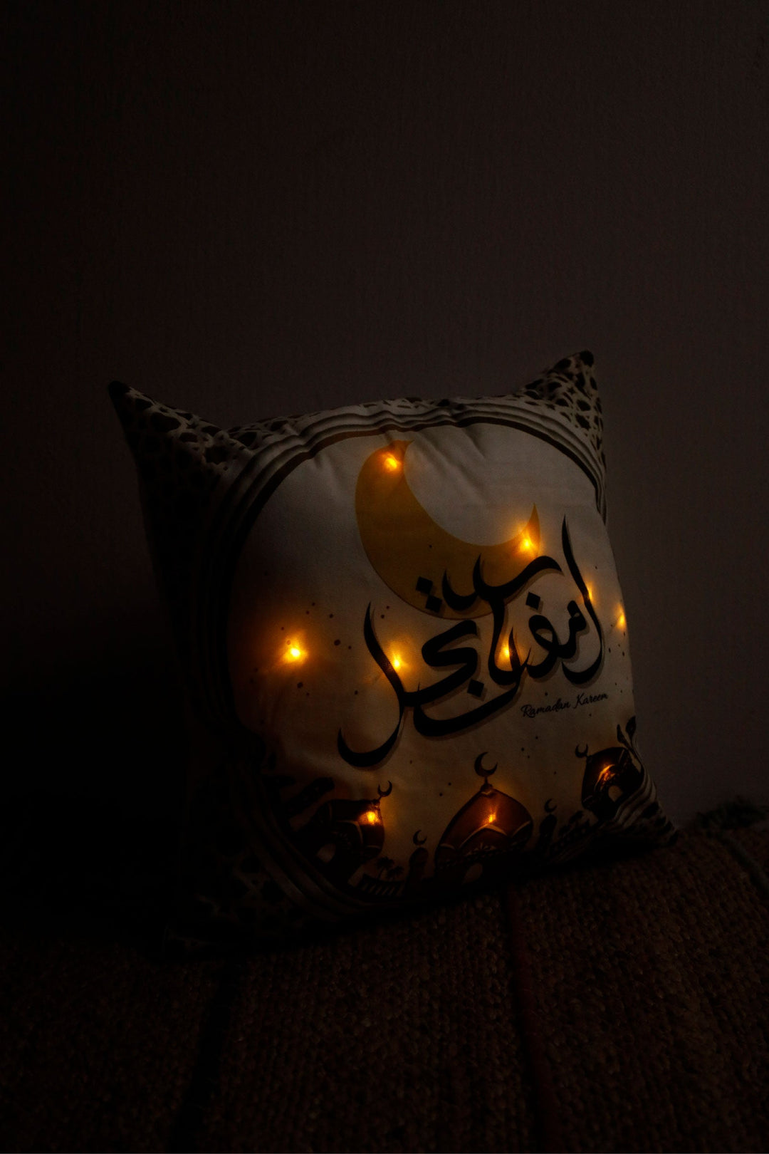 Ramadan Decoration - Pillow with lights - PartyExperts